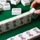 我来教教大家“开心泉州麻将必赢神器下载安装”万能开挂器通用版