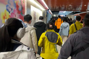 北京多起聚集性疫情涉人员密集场所〃北京严控聚集性活动