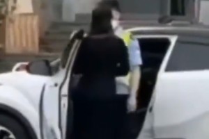 丹东回应父女看病袭警事件〃丹东发生了什么案件