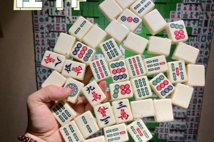 实测教程“小程序雀神广东麻将必赢软件”万能开挂器通用版