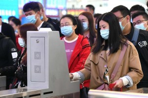 【多地明确春节返乡防控措施/多地发布春节返乡要求】