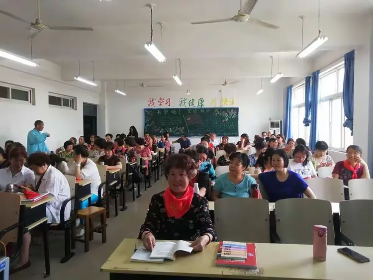 我来教大家“牵手跑得快有挂吗		”(其实有挂)-第1张图片
