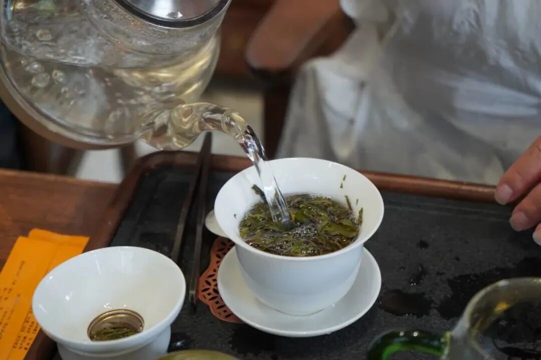 今日教程“丽水茶苑双扣辅助工具”爆光开挂猫腻-第1张图片