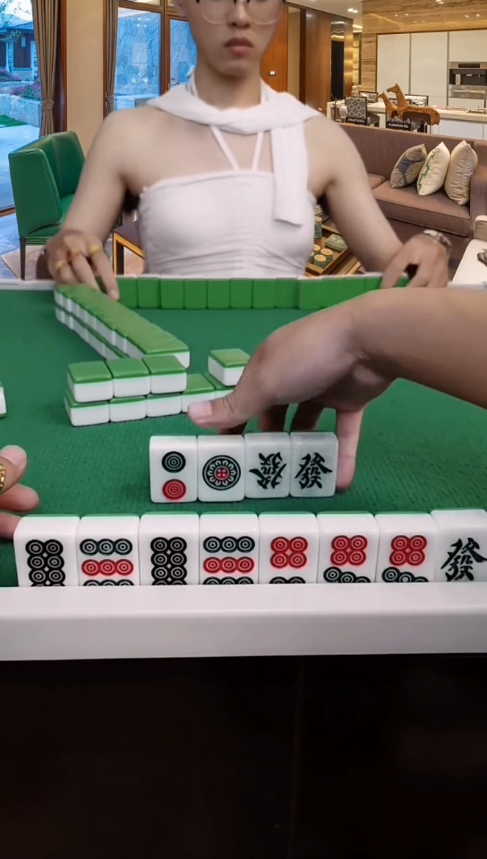 实测教程“四川蜀山麻将怎么让系统给你发好牌”外卦神器下载安装-第1张图片