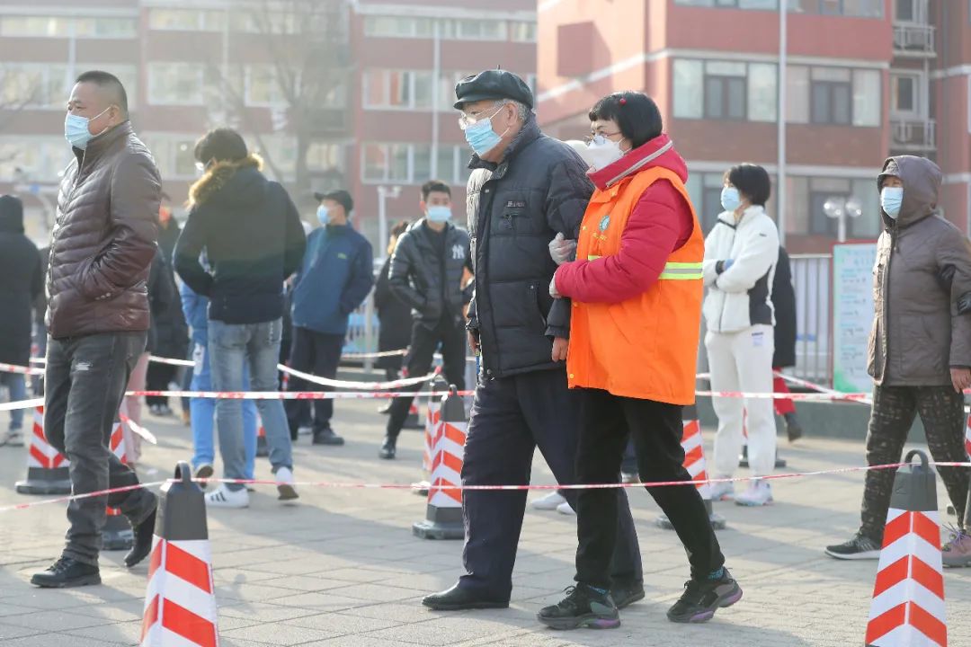 “郑州现家庭聚集感染	” 郑州一家三口均被感染？-第2张图片