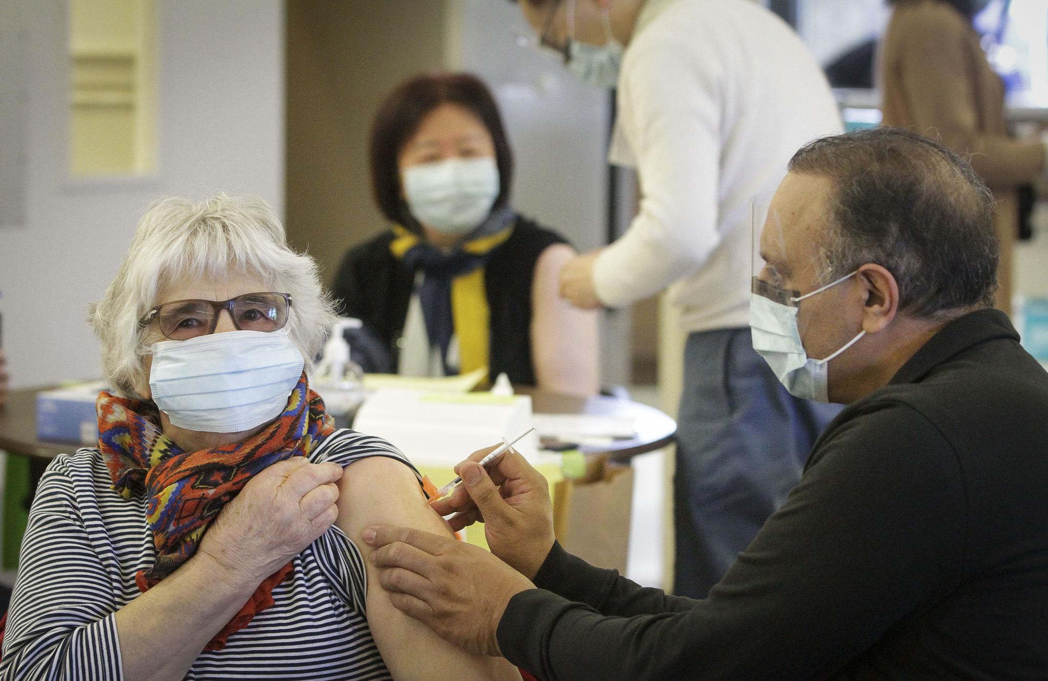 美国新冠肺炎确诊超241万,美国新冠肺炎确诊超241万例-第1张图片